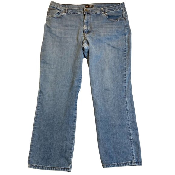 Wrangler Women's Jeans Size 18 Short Light Wash Straight Leg - Picture 1 of 10